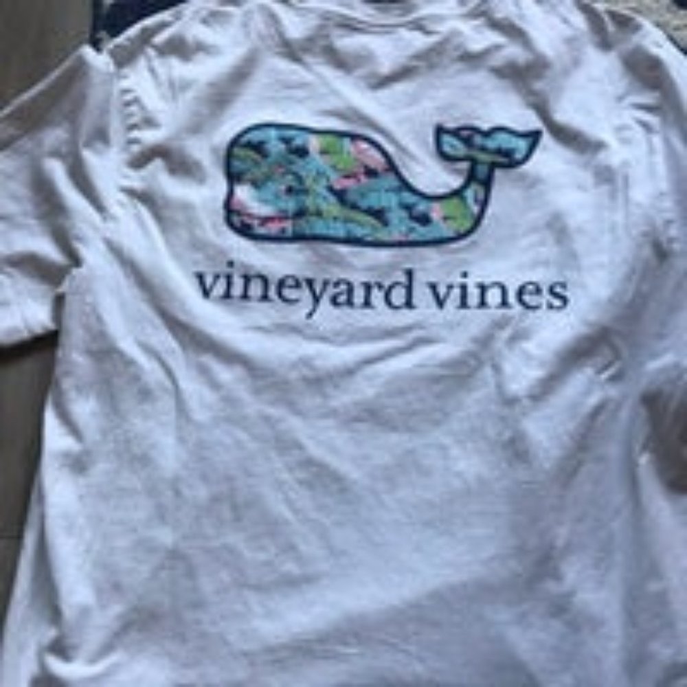 Vineyard Vines T-shirt